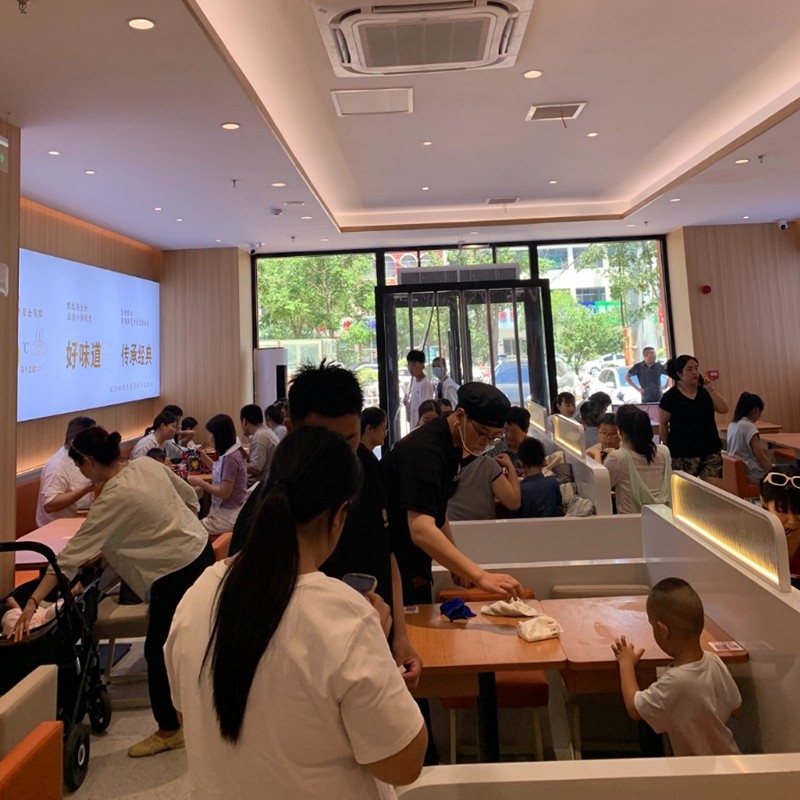 狀元米線(xiàn)，火爆來(lái)襲！人氣超高的米線(xiàn)，每一口都是滿(mǎn)足。